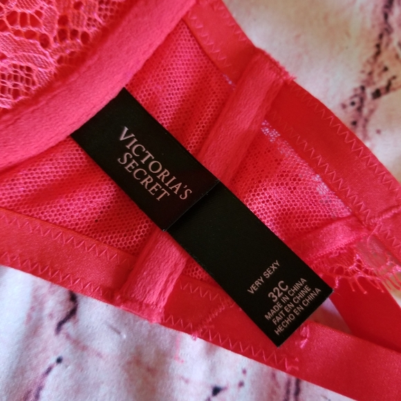 EUC Victoria's Secret Red Lace Bra Size 32C - Picture 4 of 10